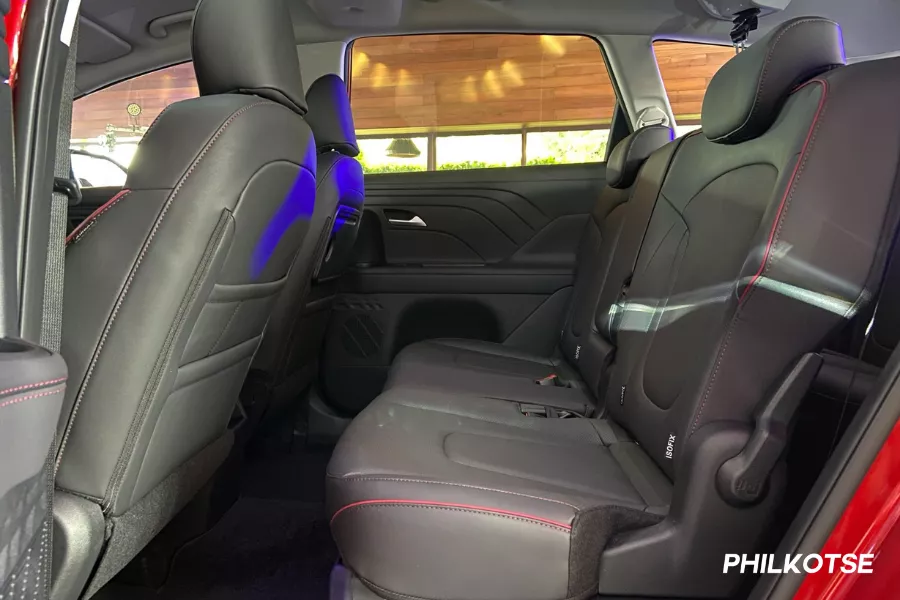 Hyundai Stargazer X second row