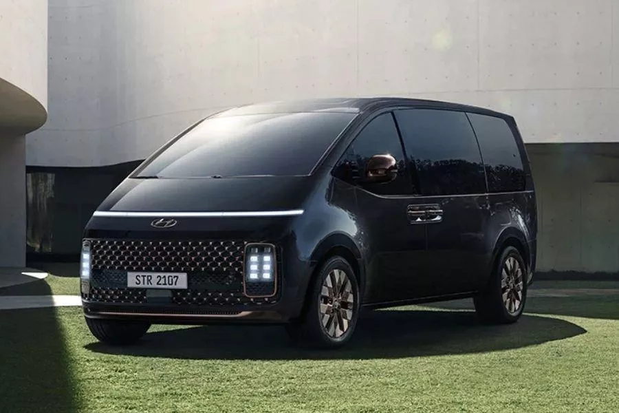 Hyundai Staria front shot