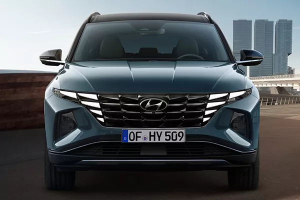 A picture of the front of the 2021 Hyundai Tucson.