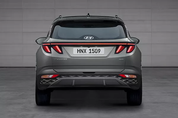 A picture of the rear of the 2021 Hyundai Tucson.