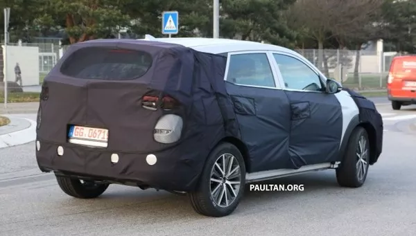 Hyundai Tucson 2019 facelift spy shot angular rear