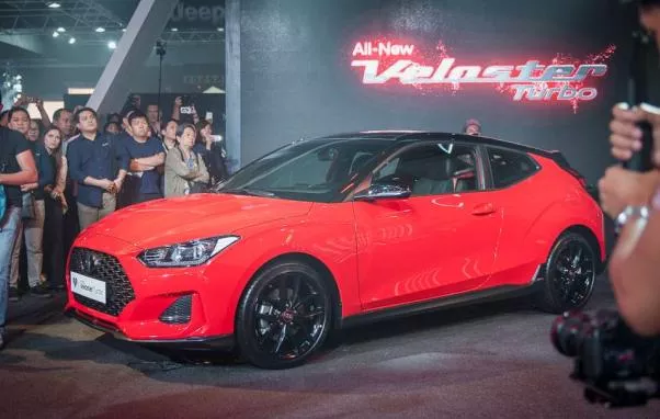 Hyundai Veloster 2019 angular front