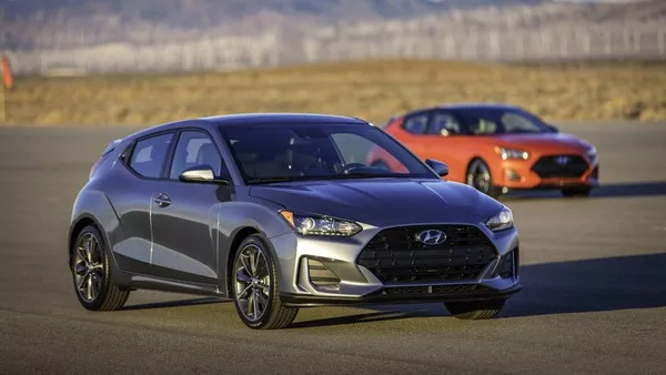 Hyundai Veloster 2019 angular front