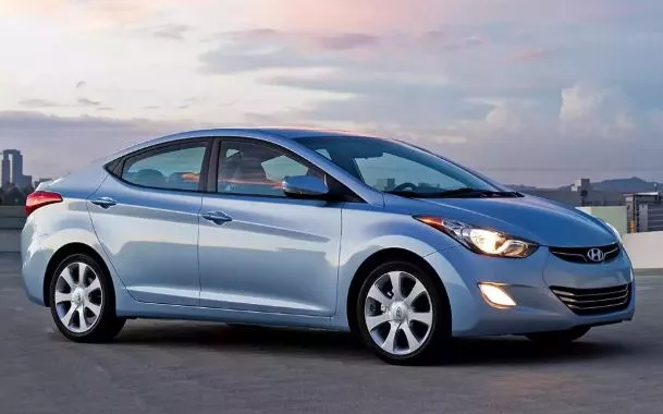 The promo is also a financing promo gives car purchasers the freedom to save as much as P100,000 A blue Hyundai Elantra side view