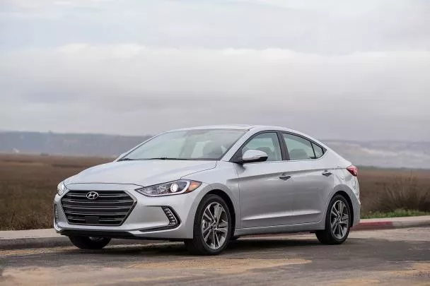 angular front of the 2018 Hyundai Elantra