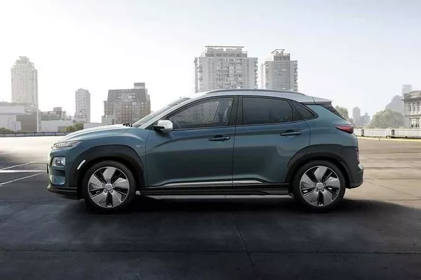 Hyundai Kona Electric 2018 side view