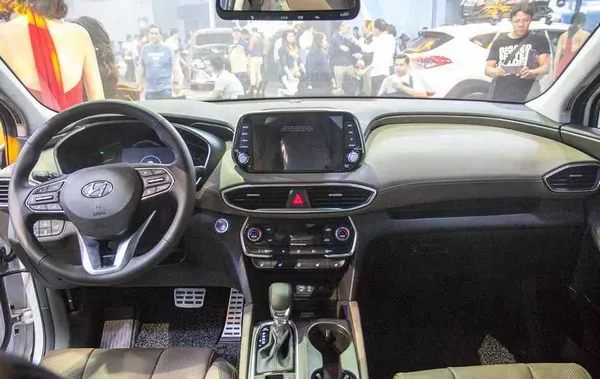 Hyundai Santa Fe 2019 dashboard
