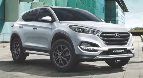 angular front of the Hyundai Tucson 2.0L CRDI diesel 