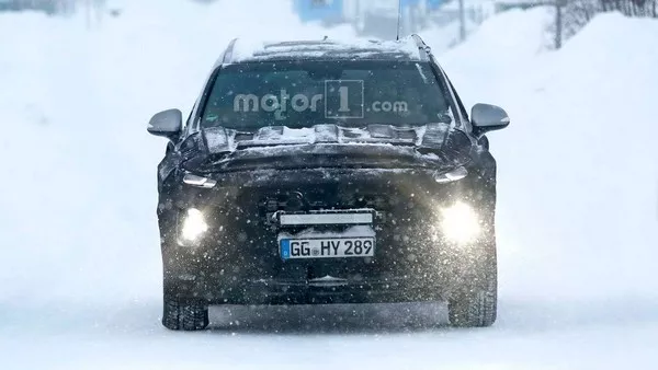 Some spy shots of the revamped Hyundai Tucson 2019