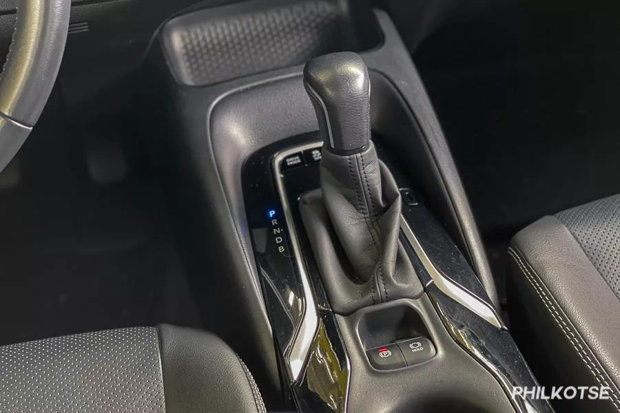 A picture of the Corolla Altis's gear shift lever