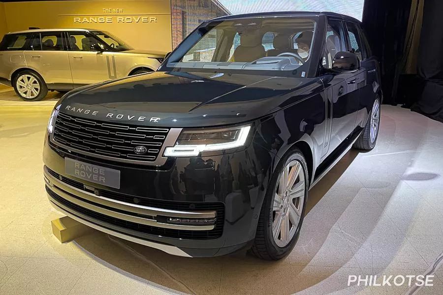 2023 Land Rover Range Rover front profile shot