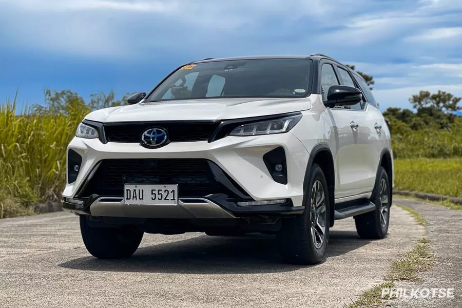 Toyota Fortuner front view