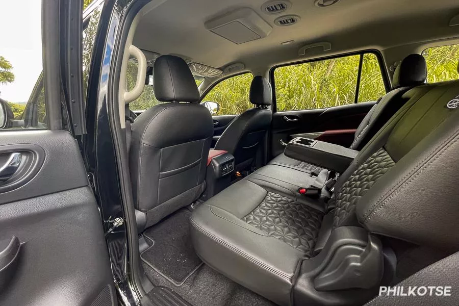 2022 Nissan Terra second row seats