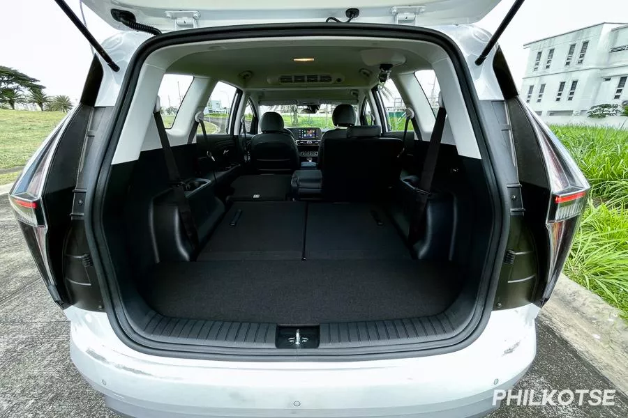 A ll three variants are three-row, seven-seater models (GLS Premium pictured)