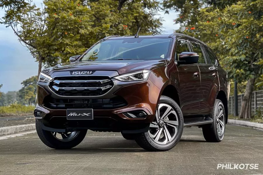 2022 Isuzu mu-X front shot