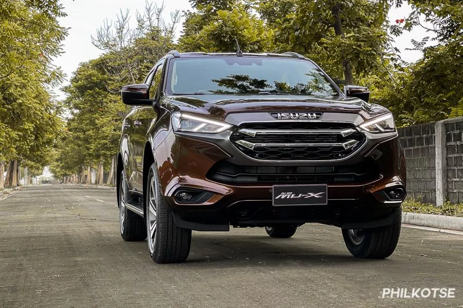 Isuzu mu-X front view