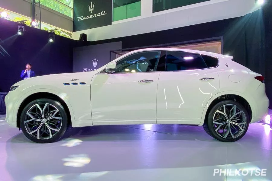 Levante GT Hybrid side