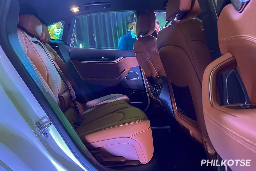 Levante GT Hybrid rear seats 