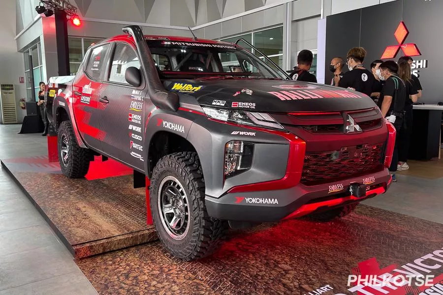 Mitsubishi Strada front view