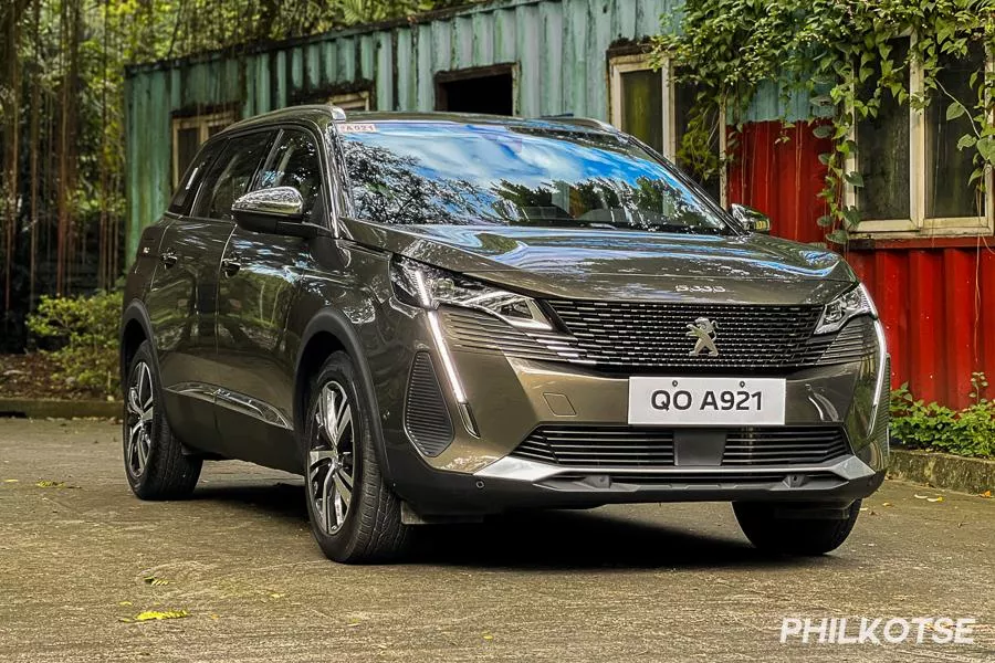 2022 Peugeot 5008 front shot