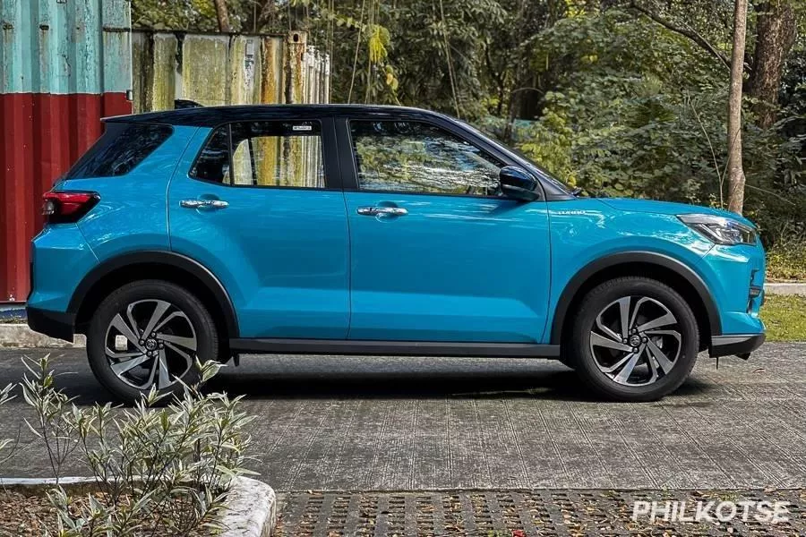 2022 Toyota Raize side profile