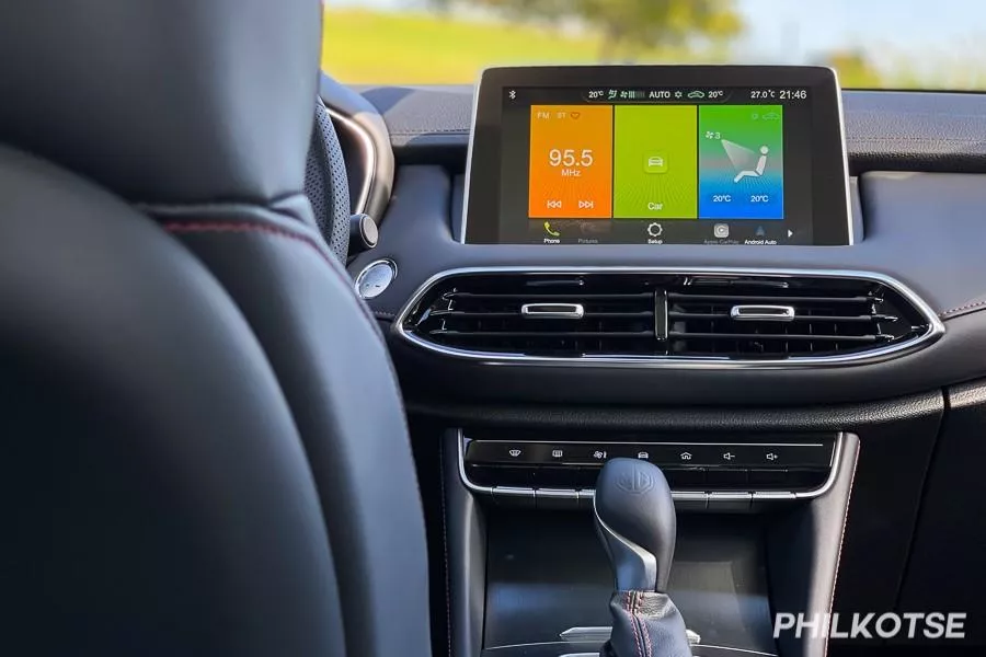 A picture of the MG HS' touchscreen