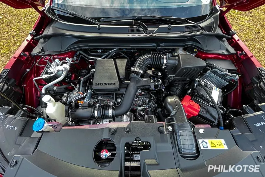A picture of the HR-V V's engine bay.
