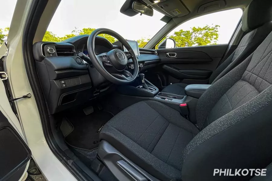 A picture of the HR-V S's interior.