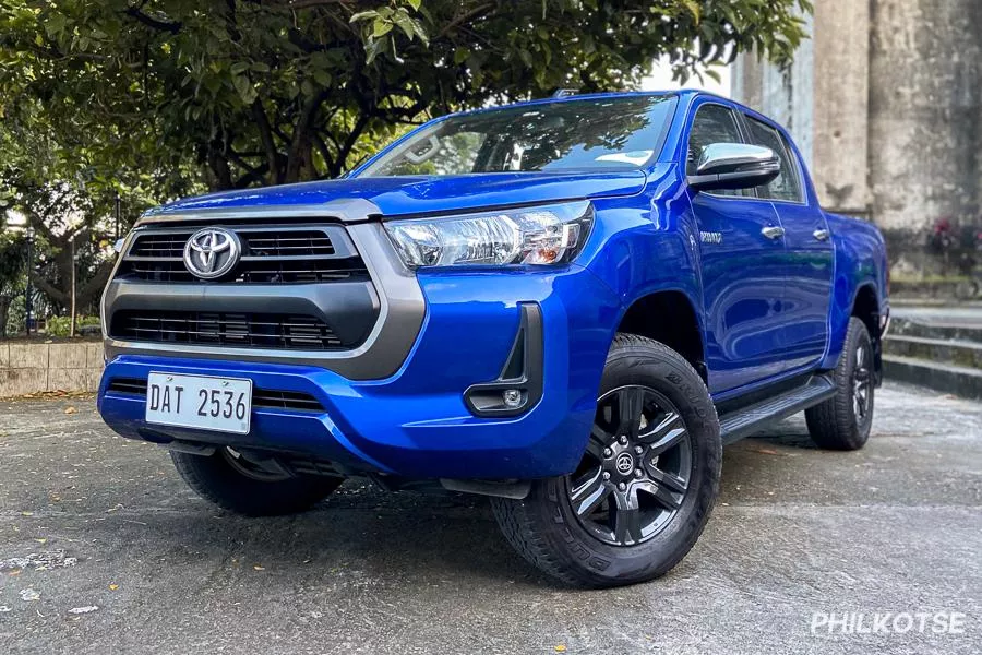 Toyota Hilux front view
