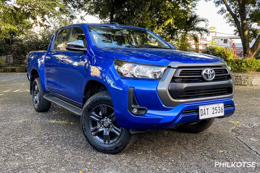 Toyota Hilux front view