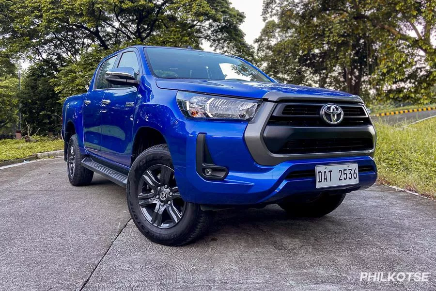 Toyota Hilux front view