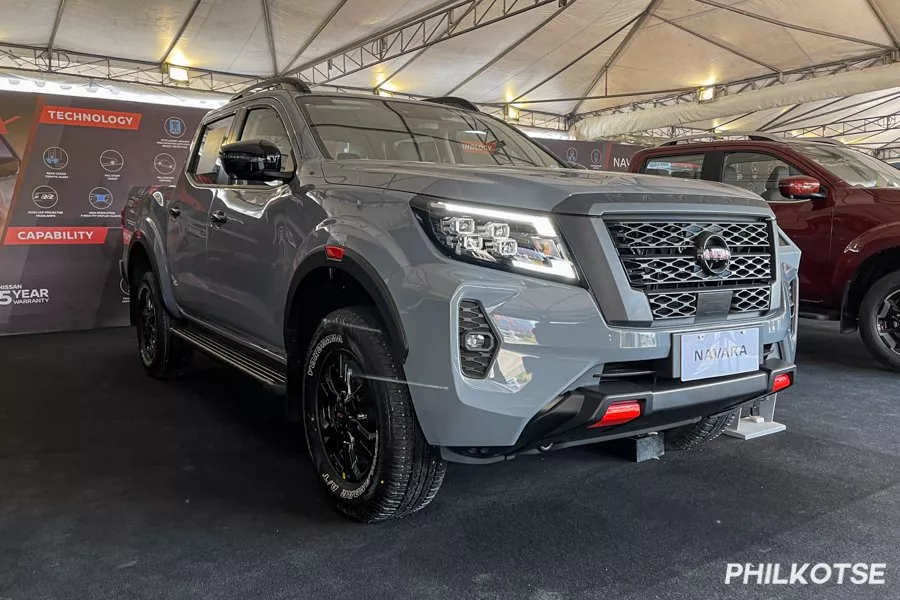 2021 Nissan Navara front shot