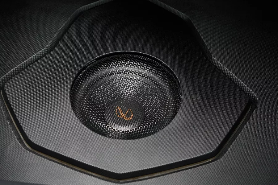 Infinity speaker