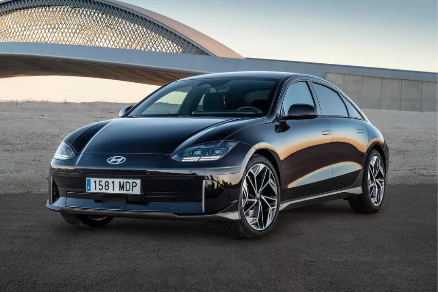 Hyundai Ioniq 6 front quarter shot