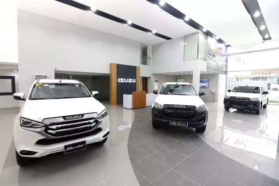 Isuzu BGC Gallery interior view