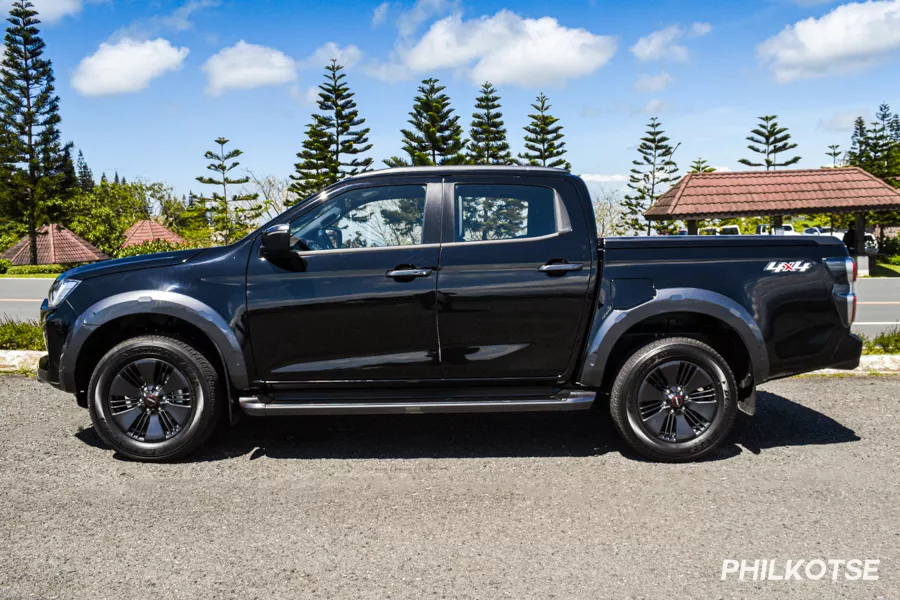 2021 Isuzu D-Max side shot