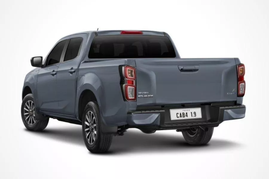 2022 Isuzu D-Max V-Cross rear view