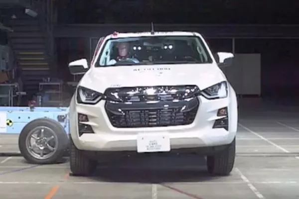 Side-impact crash test of the Isuzu D-max