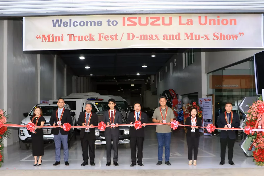 A picture of Isuzu PH and La Union government execs