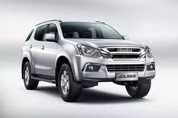 Chinese-spec Isuzu Mu-X 2018 angular front