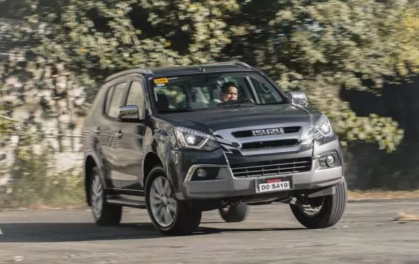 Isuzu MU-X on the road