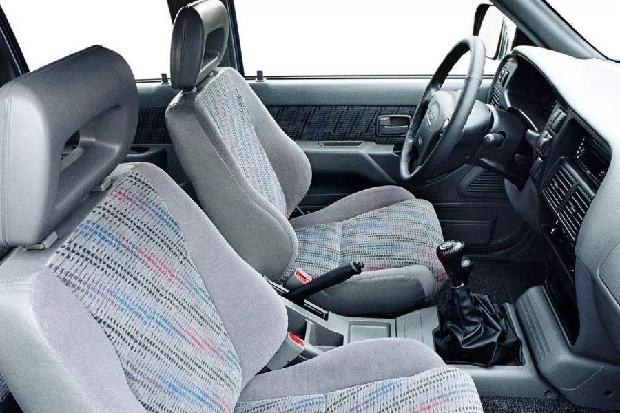 A picture of the interior of the Isuzu Faster/TF/Fuego