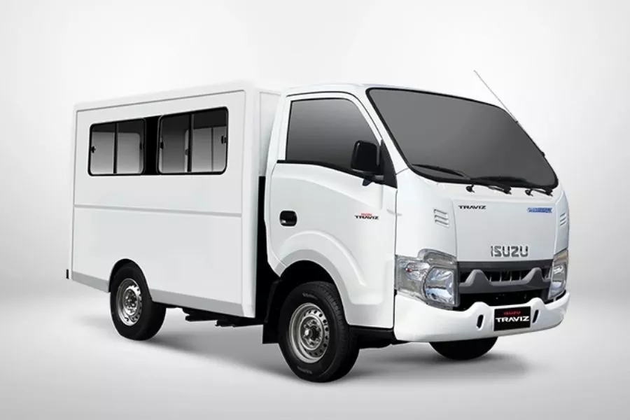 Isuzu Traviz front view