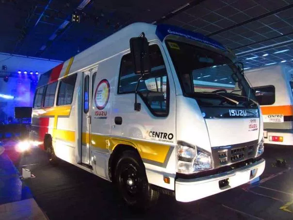 The Isuzu-CENTRO is powered by a Euro 4-compliant 4JH1-TC engine PUV modernization program DOTr: Isuzu-CENTRO angular front