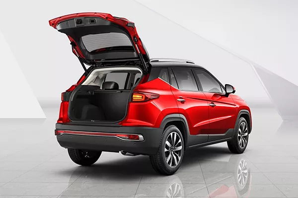 A picture of the rear of the JAC S4 with an open trunk