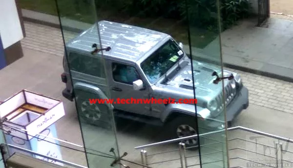 Spy shot of the Jeep Wrangler JL 2019 in India