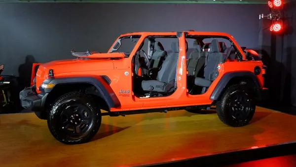 Jeep Wrangler 2019 side view