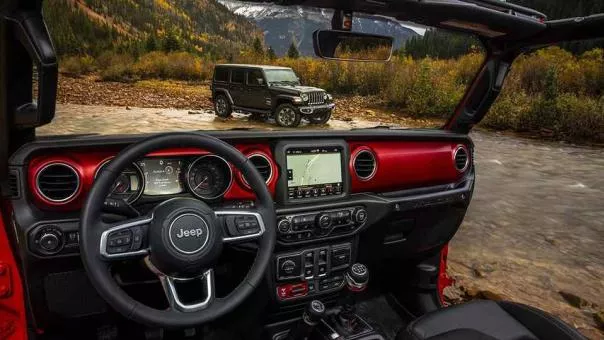 Interior of the all-new Jeep Wrangler 2018