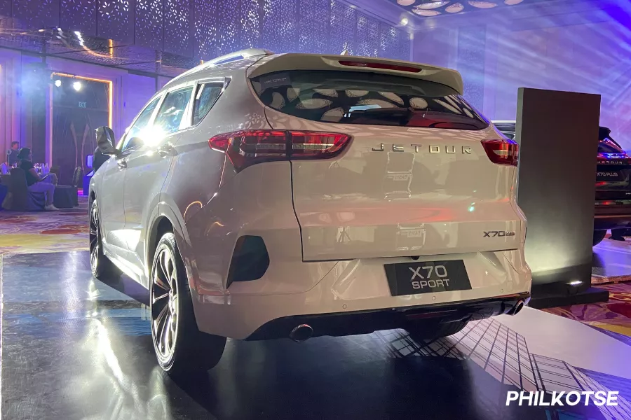 The X70 starts at Php 1.099 million Jetour X70 rear view