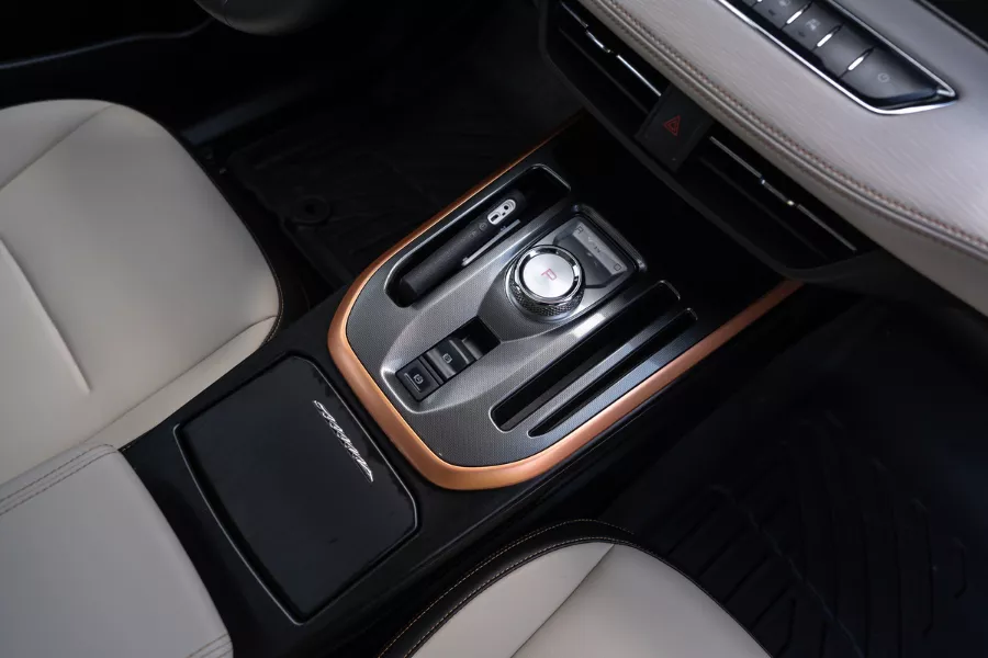 This model uses a rotary-style gear shifter